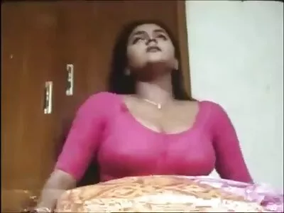 Mėgėjiškas porno video su mylima moterimi.