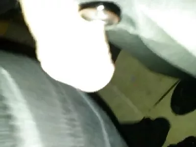 Nusivylusi teta kojinėmis.