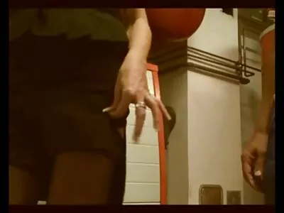 Šliuok su subrendusiu keistuoliu.