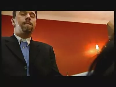 Suintriguota apskretėlė.