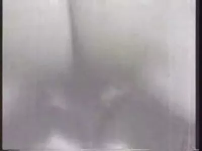 Žaidžia su savo skylutėmis.