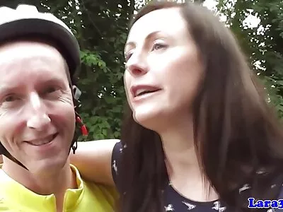 Žmona visai neformuota, bet vyrui patinka seksas su ja.