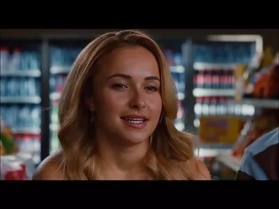 Megan Salinas tiesiogine to žodžio prasme susidūrė su dideliu varpu.
