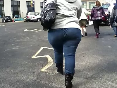 Atsiėmimas lauke.